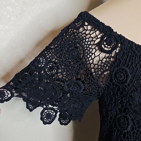 Nightcap By Carisa Rene Black Crochet Lace Blouse Small - Picture 3 of 9